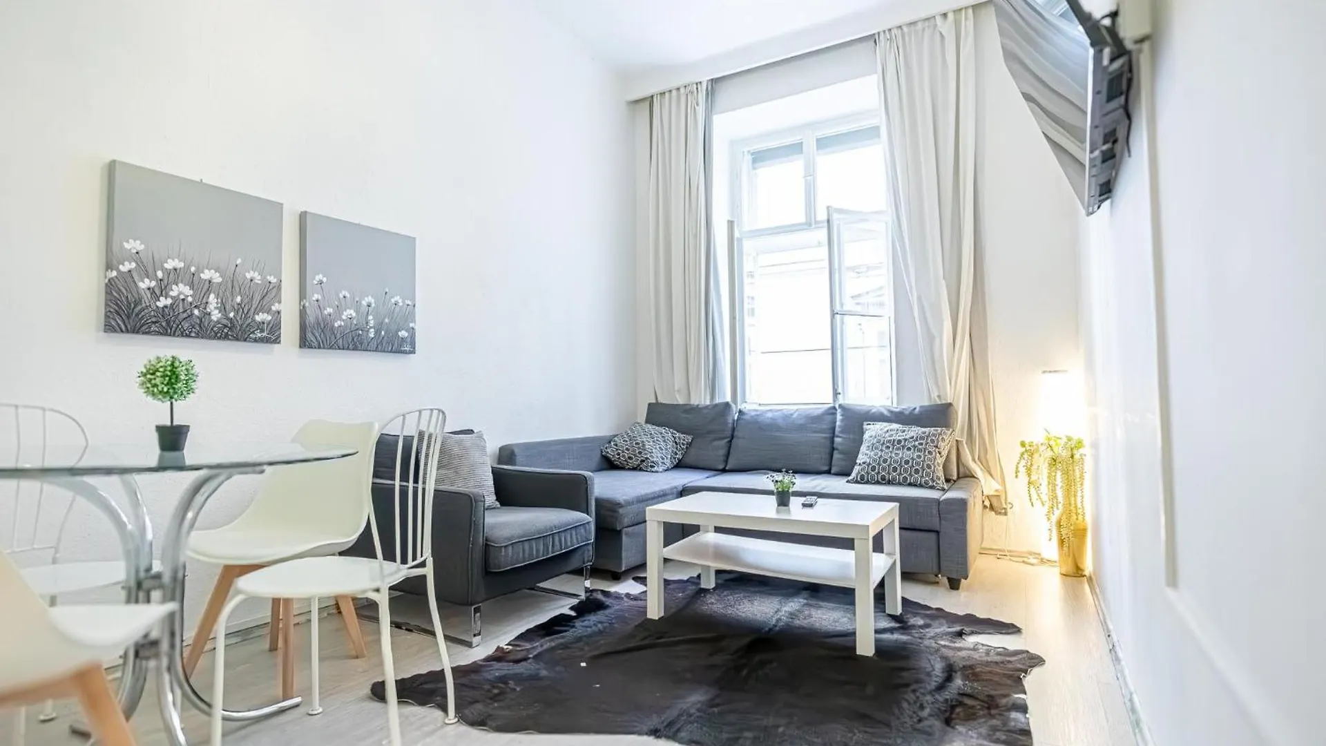 Trendy 1Br & 1Lr Near Rennweg, Great City Links