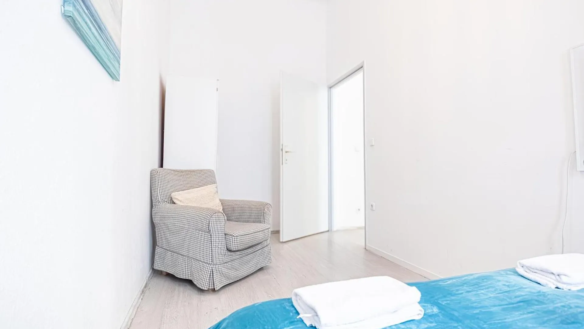 Trendy 1Br & 1Lr Near Rennweg, Great City Links